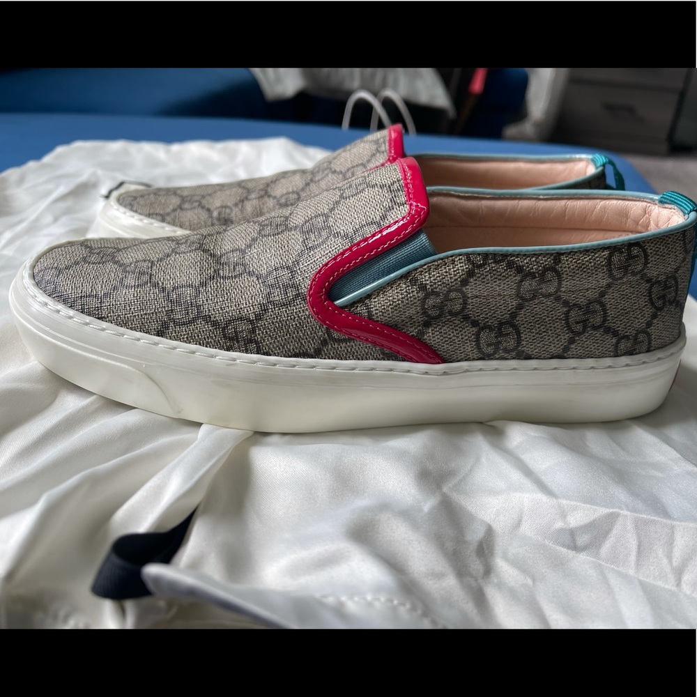 Gucci size 35 sneaker